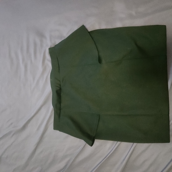 Green mini skirt - Picture 4 of 4